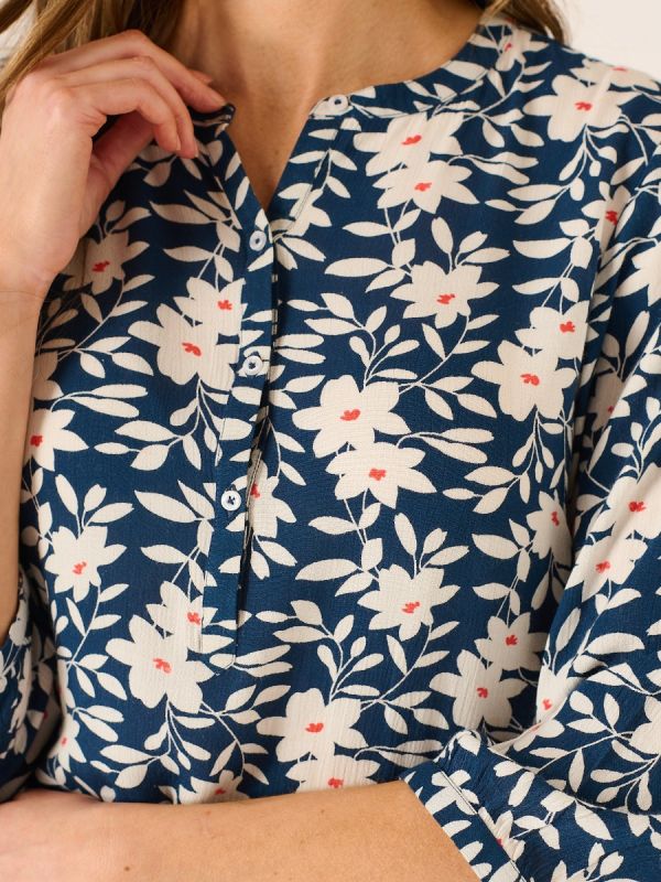 Milla 3/4 Sleeve Printed Woven Top In Navy 