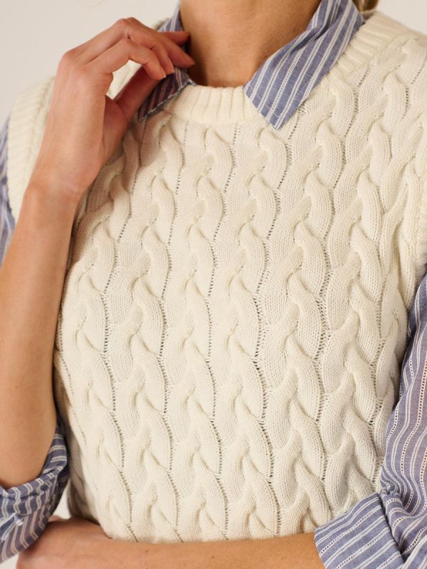 Nara Cable Knit Vest In White