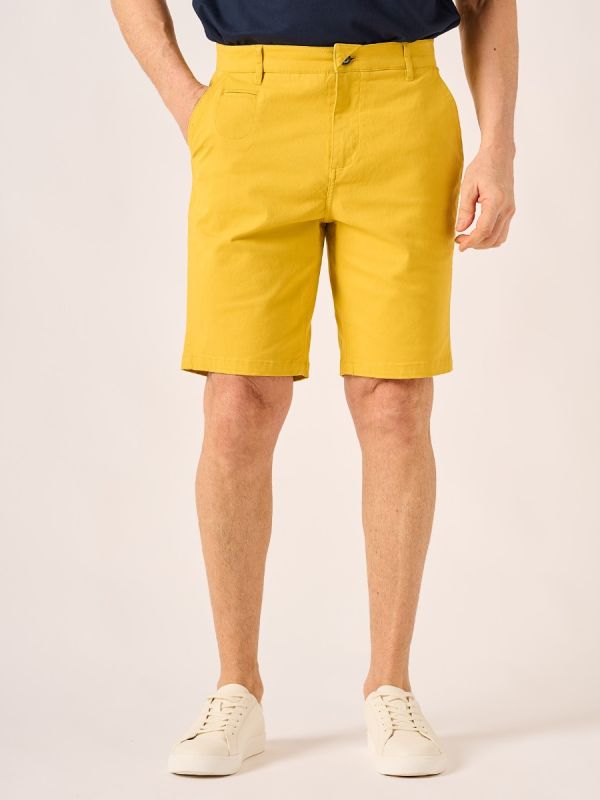 Lifestyle Chino Shorts In Golden Yellow - Sandey