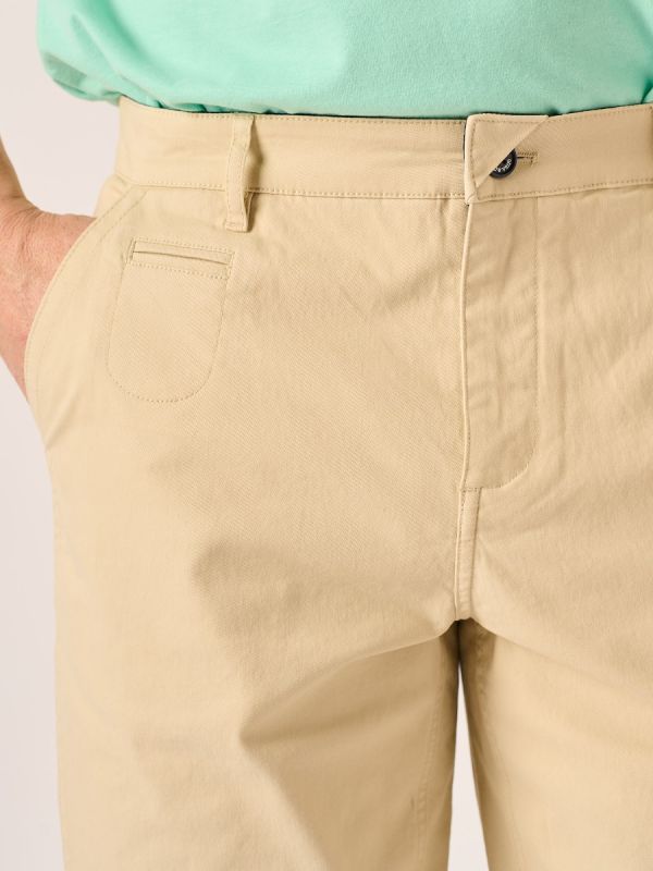 Lifestyle Chino Shorts In Stone - Sandey
